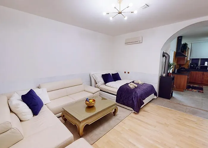 Apartment Wood *